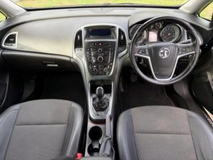 2013 Vauxhall Astra 1.7 Cdti Ecoflex Se Sports Tourer Euro 5 (s/s) 5dr in Blue — image 2