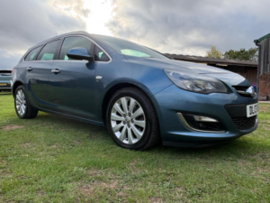 2013 Vauxhall Astra 1.7 Cdti Ecoflex Se Sports Tourer Euro 5 (s/s) 5dr in Blue — image 3