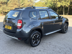 2016 Dacia Duster 1.5 Prestige Dci 110 4x2 in Grey — image 6