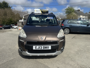 2013 Peugeot Partner Tepee 1.6 Hdi Tepee Outdoor in Brown — image 3