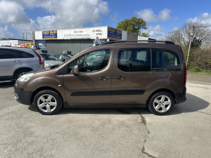 2013 Peugeot Partner Tepee 1.6 Hdi Tepee Outdoor in Brown — image 5