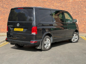 2021 Volkswagen Transporter 2.0 Tdi T32 Highline Kombi Fwd Swb Euro 6 (s/s) 5dr in Black — image 3
