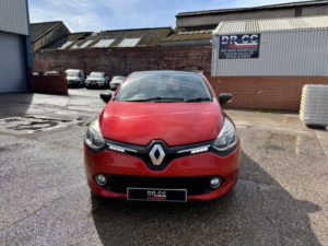 2016 Renault Clio 1.2 Dynamique Nav 1.2 16v 75 in Red — image 2