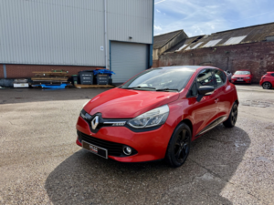2016 Renault Clio 1.2 Dynamique Nav 1.2 16v 75 in Red — image 3