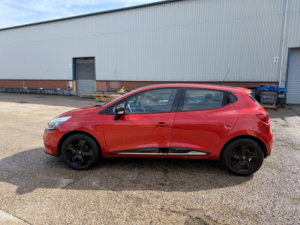 2016 Renault Clio 1.2 Dynamique Nav 1.2 16v 75 in Red — image 4