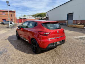 2016 Renault Clio 1.2 Dynamique Nav 1.2 16v 75 in Red — image 6