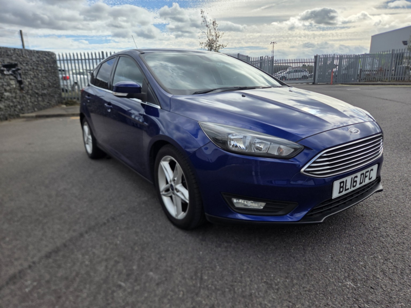 2016 Ford Focus 1.0 T Ecoboost Zetec in Blue — image 1