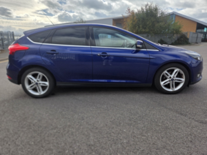 2016 Ford Focus 1.0 T Ecoboost Zetec in Blue — image 2