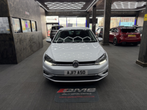 2017 Volkswagen Golf 2.0 Tdi Bluemotion Tech Gt in Silver — image 2