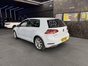 2017 Volkswagen Golf 2.0 Tdi Bluemotion Tech Gt in Silver — image 4