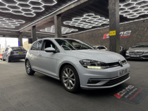 2017 Volkswagen Golf 2.0 Tdi Bluemotion Tech Gt in Silver — image 5