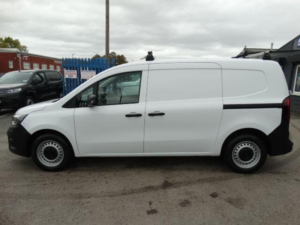 2025 Renault Kangoo Maxi E-Tech Ll21 Advance Auto Lwb 6dr 45kwh in White — image 5