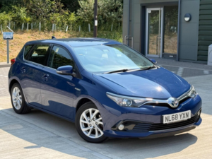 2018 Toyota Auris 1.8 Vvt-H Icon Tech CVT Euro 6 (s/s) 5dr in Blue — image 5