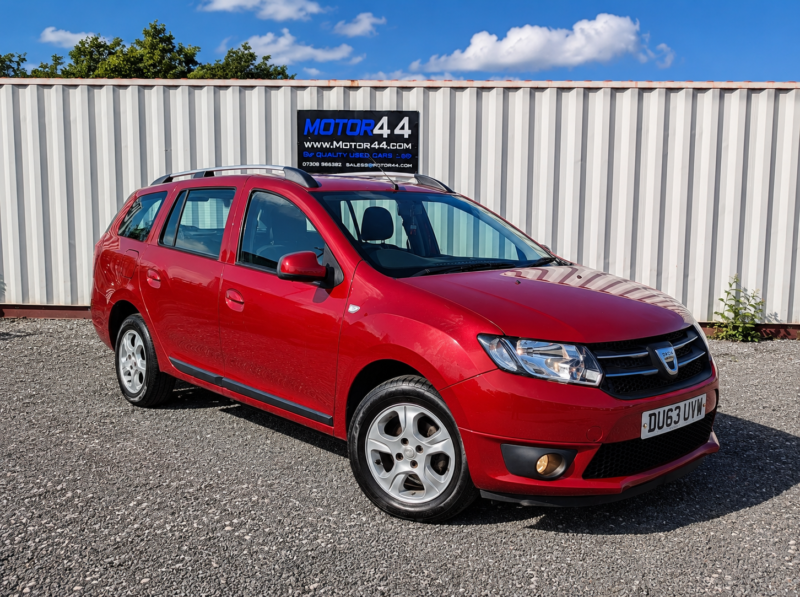 2013 Dacia Logan Mcv 0.9 Tce Laureate in Red — image 1