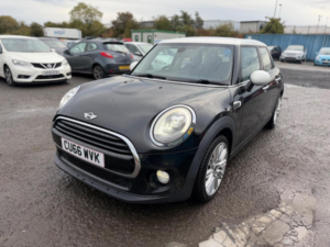 2016 MINI Hatch 1.5 Cooper Euro 6 (s/s) 5dr in Black — image 3