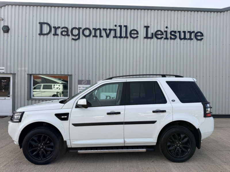 2013 Land Rover Freelander 2 2.2 Td4 Xs 4WD Euro 5 (s/s) 5dr in White — image 1