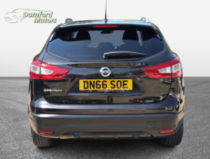 2016 Nissan Qashqai 1.5 Dci N-Connecta in Black — image 5