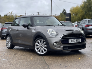 2017 MINI Hatch 2.0 Cooper S 3-Door Hatch in Silver — image 2