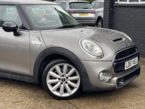 2017 MINI Hatch 2.0 Cooper S 3-Door Hatch in Silver — image 4