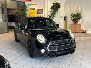 2018 MINI Hatch 2.0 5-Door Hatch Cooper S in Black — image 2