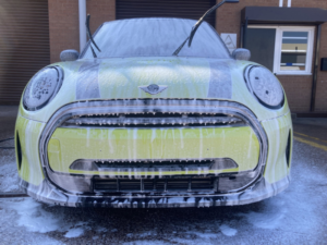 2023 MINI Hatch 1.5 Cooper Exclusive Hatchback 5dr Petrol Steptronic Euro 6 (s/s) (136 Ps) in Yellow — image 3