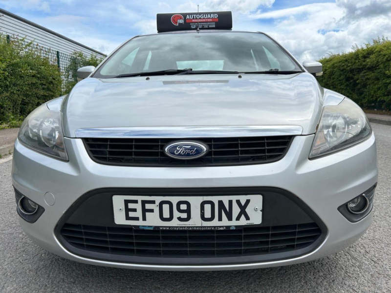 2009 Ford Focus 1.6 Zetec 5dr in Silver — image 1