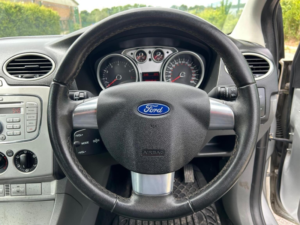 2009 Ford Focus 1.6 Zetec 5dr in Silver — image 5