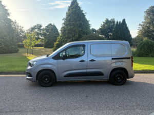 2020 Vauxhall Combo 1.5 Turbo D 2000 Sportive Panel Van 4dr Diesel Manual L1 H1 Euro 6 (s/s) (100 Ps) in Grey — image 2