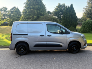2020 Vauxhall Combo 1.5 Turbo D 2000 Sportive Panel Van 4dr Diesel Manual L1 H1 Euro 6 (s/s) (100 Ps) in Grey — image 6