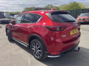 2018 Mazda Cx-5 2.2 Skyactiv-D Sport Nav in Red — image 3