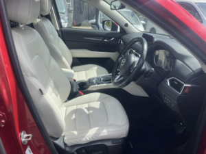 2018 Mazda Cx-5 2.2 Skyactiv-D Sport Nav in Red — image 6