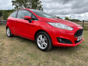 2017 Ford Fiesta 1.25 Zetec Euro 6 3dr in Red — image 3
