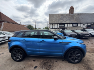 2017 Land Rover Range Rover Evoque Td4 Landmark in Blue — image 6