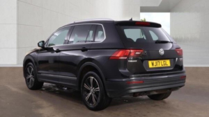 2017 Volkswagen Tiguan 2.0 Tdi Bluemotion Tech Se Navigation 4motion Euro 6 (s/s) 5dr in Black — image 4