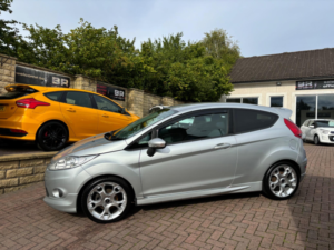 2011 Ford Fiesta 1.6 Zetec S 3dr in Silver — image 5