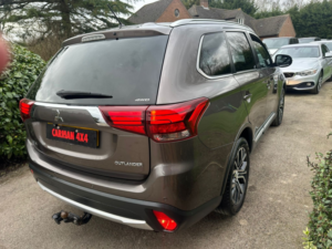 2016 Mitsubishi Outlander 2.2 Di-D Gx3 in Brown — image 2