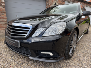 2011 Mercedes-Benz E Class 3.0 E350 Cdi V6 Blueefficiency Sport in Black — image 5