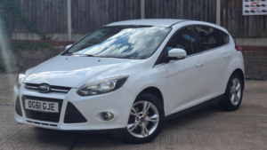 2011 Ford Focus 1.6 Zetec Euro 5 5dr in White — image 2