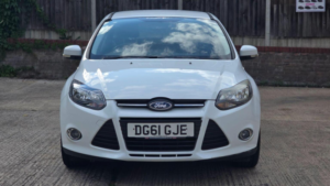 2011 Ford Focus 1.6 Zetec Euro 5 5dr in White — image 3
