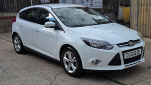 2011 Ford Focus 1.6 Zetec Euro 5 5dr in White — image 4