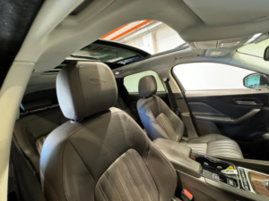 2016 Jaguar F-Pace 2.0 D180 Portfolio Auto AWD Euro 6 (s/s) 5dr in White — image 4