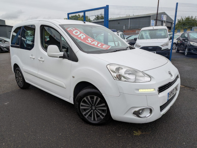 2013 Peugeot Partner Tepee 1.6 Hdi Tepee S in White — image 1