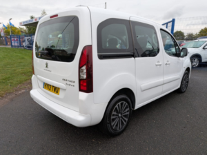 2013 Peugeot Partner Tepee 1.6 Hdi Tepee S in White — image 4