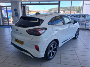 2025 Ford Puma 1.0 Puma St-Line 5 Door 1.0l Ecoboost 125ps Mhev 6 Speed Manual in White — image 4