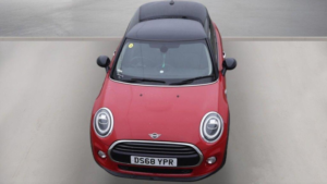 2018 MINI Hatch 1.5 Cooper Classic Euro 6 (s/s) 3dr in Red — image 2