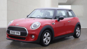 2018 MINI Hatch 1.5 Cooper Classic Euro 6 (s/s) 3dr in Red — image 3