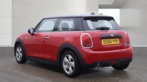 2018 MINI Hatch 1.5 Cooper Classic Euro 6 (s/s) 3dr in Red — image 4