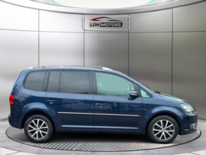 2014 Volkswagen Touran 1.4 Tsi Se DSG Euro 5 5dr in Blue — image 5