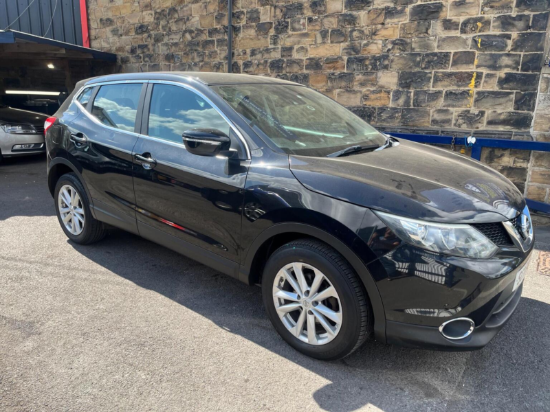 2014 Nissan Qashqai 1.5 Dci Acenta 2WD Euro 5 (s/s) 5dr in Black — image 1