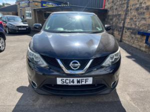 2014 Nissan Qashqai 1.5 Dci Acenta 2WD Euro 5 (s/s) 5dr in Black — image 2